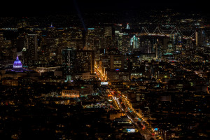 city lights photo-1430877027050-6184f6f6b80e